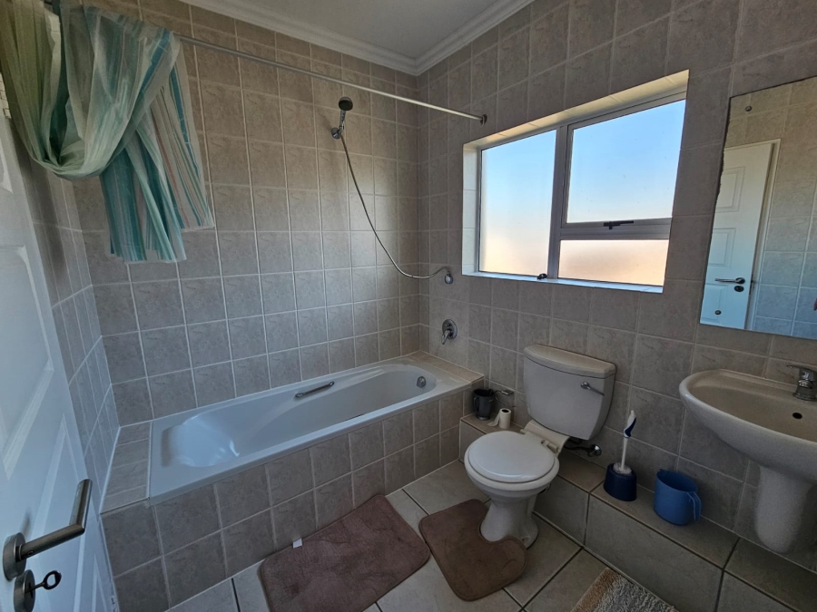 To Let 3 Bedroom Property for Rent in Century City Western Cape